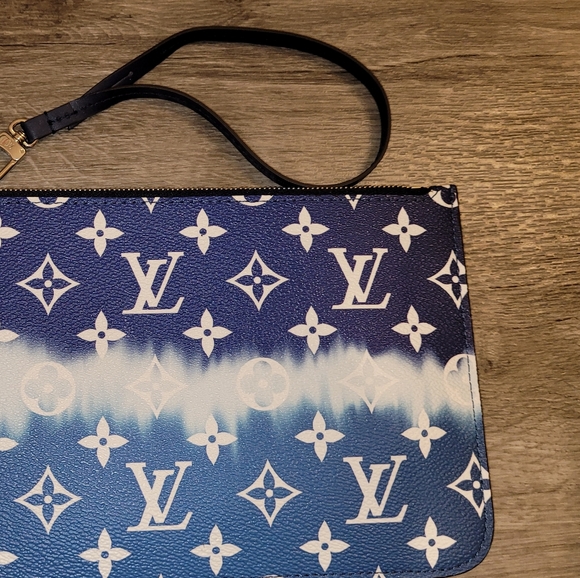 Louis Vuitton Escale Collection Neverfull Pouch - Picture 3 of 8